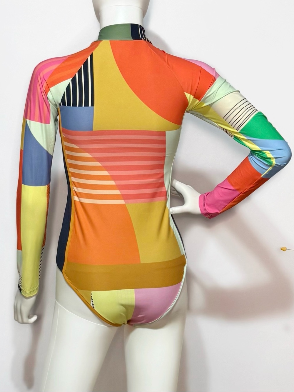 NWOT Rip Curl Rare Multicolor Zip Front
Bodysuit Block Out Surf Suit M
Swimsuit - Picture 5 of 9